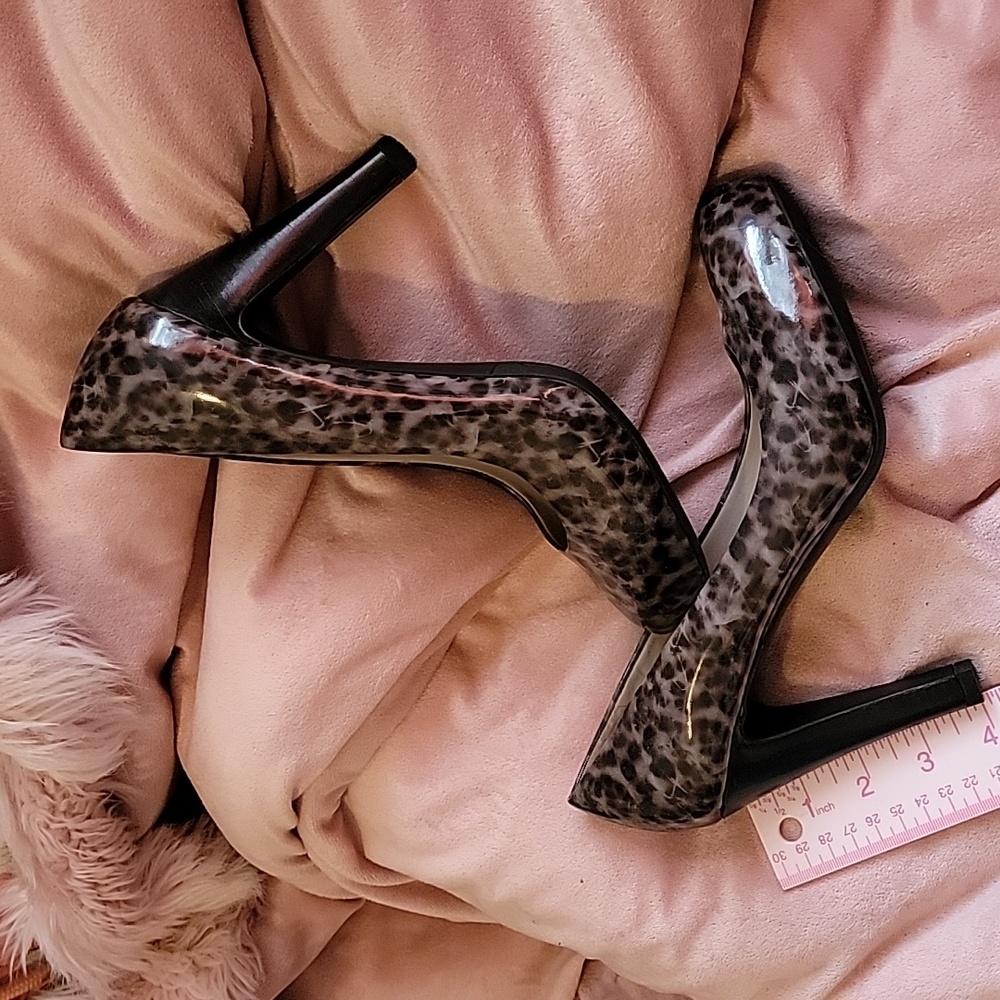 SOLD. Franco Sarto leopard heels - Picture 1 of 5